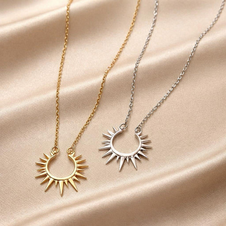 Colar com Pendente de Girassol em Ouro Branco