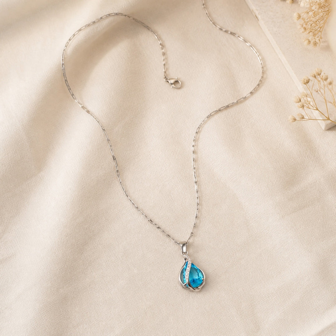 Colar Elegante Celestine Vireaux