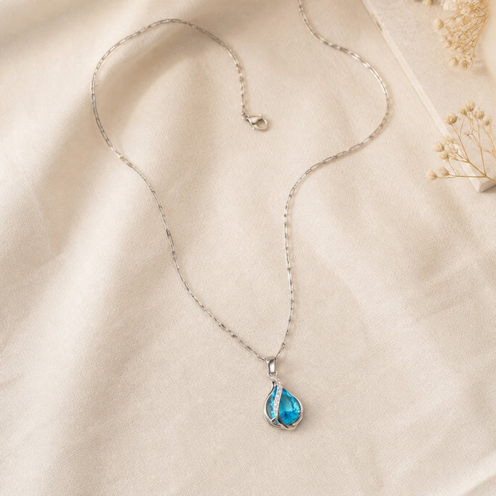 Colar Elegante Celestine Vireaux