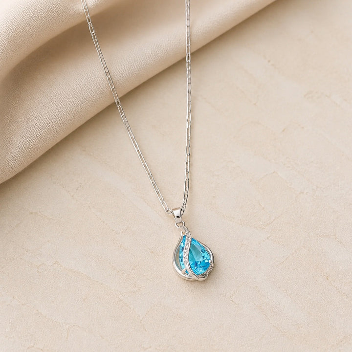 Colar Elegante Celestine Vireaux