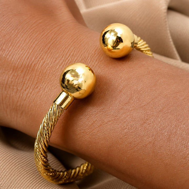 Pulseira Aberta em Ouro Esculpido