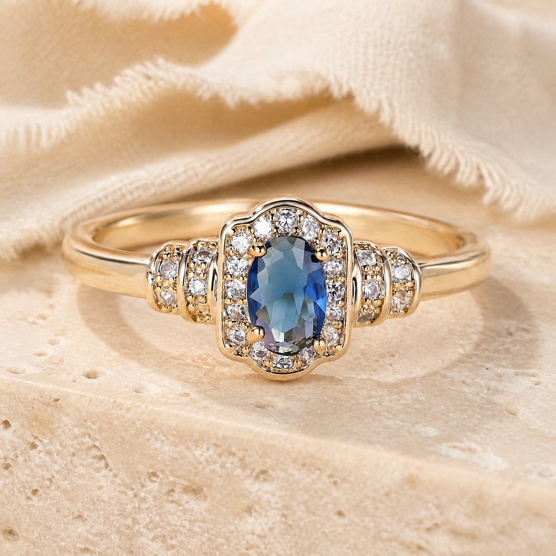 Anel Halo de Safiras com Cristal Central