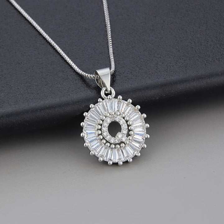 Colar de Zirconia com Letra Inicial em Ouro Branco