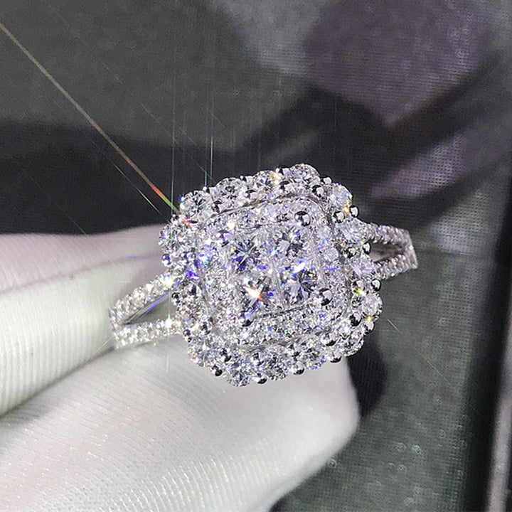 Anel de Casamento com Zircônia e Pedra Quadrada
