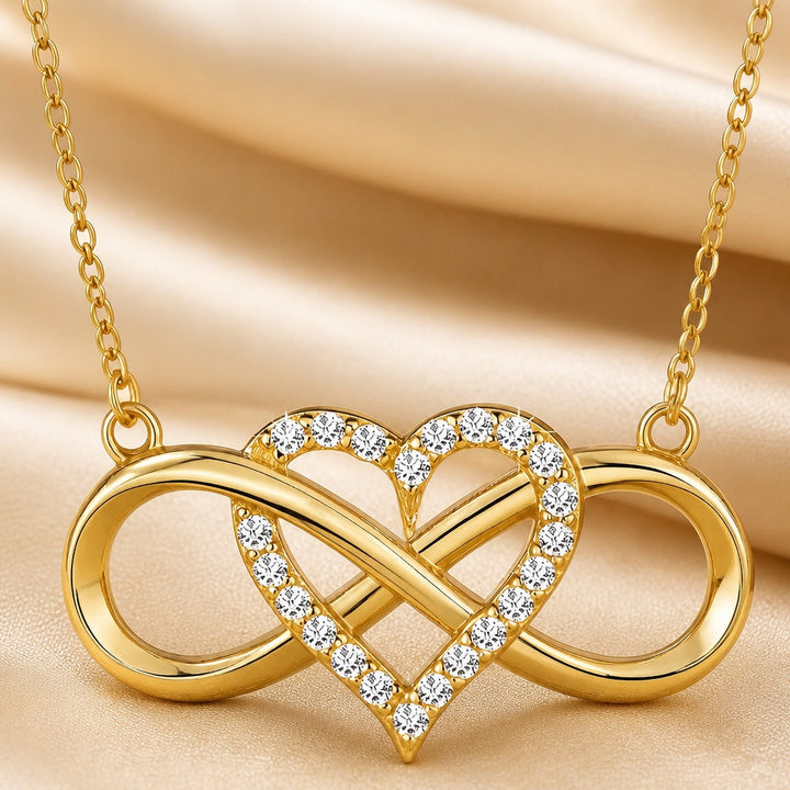 Colar com Pendente em Coração Infinito de Ouro Branco