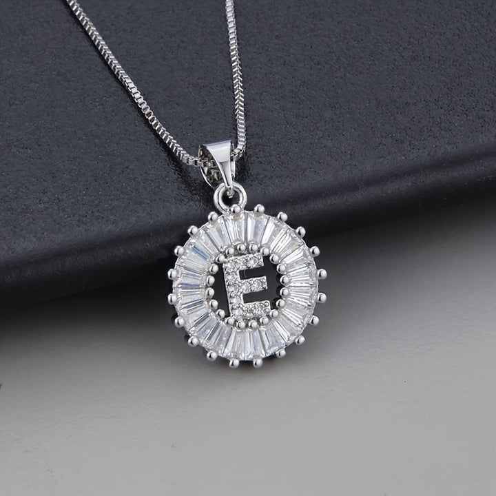 Colar de Zirconia com Letra Inicial em Ouro Branco
