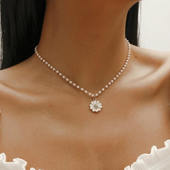 Colar com Pendente de Pérola Daisy