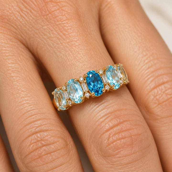 Anel Oval com Detalhes Alternados
