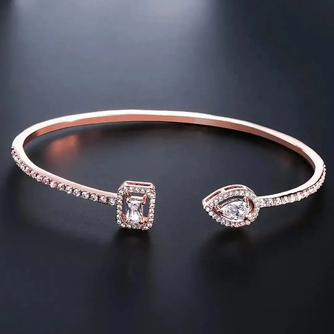 Bracelete Aberto em Ouro com Duas Pedras