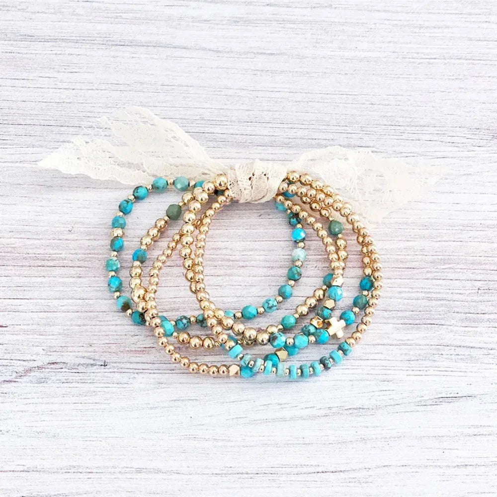 Pulseira de Charme Cruz em Pérolas Turquesa Vintage