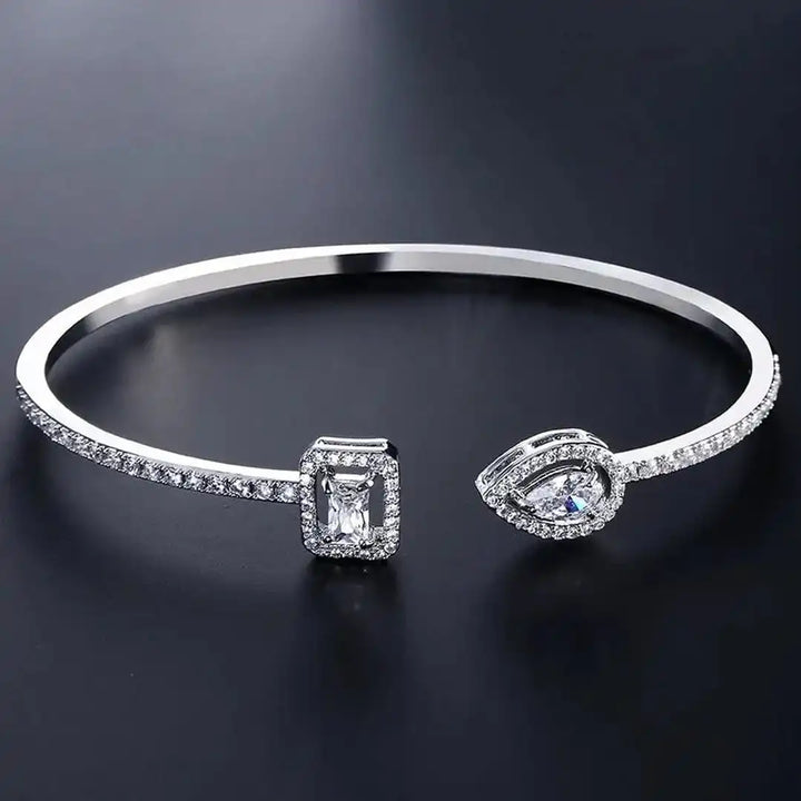 Bracelete Aberto em Ouro com Duas Pedras