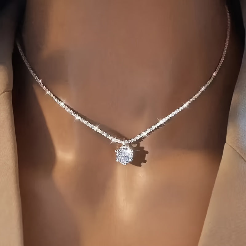 Colar Incrustado em Zircônia de Ouro Branco Atemporal