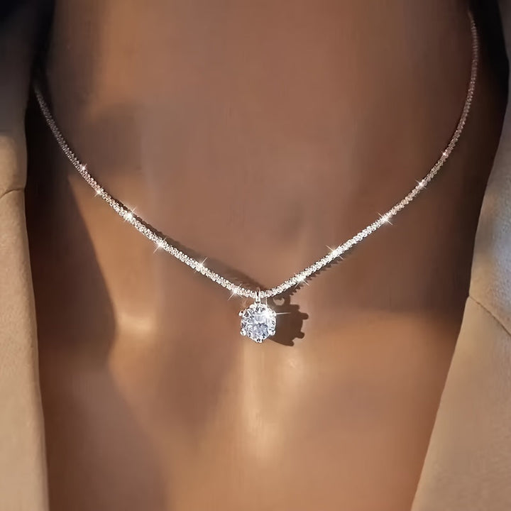 Colar Incrustado em Zircônia de Ouro Branco Atemporal