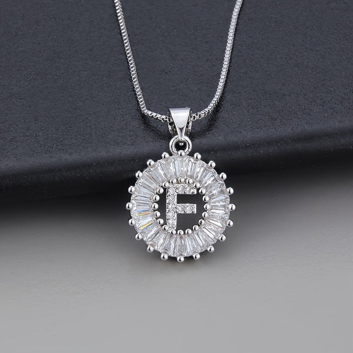 Colar de Zirconia com Letra Inicial em Ouro Branco