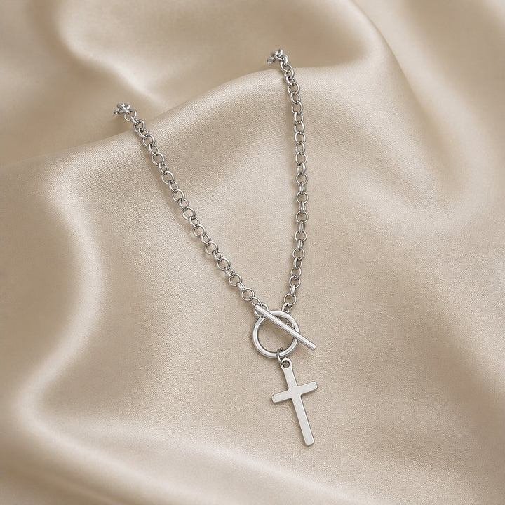 Colar de Cruz em Ouro Branco com Fecho Trendy