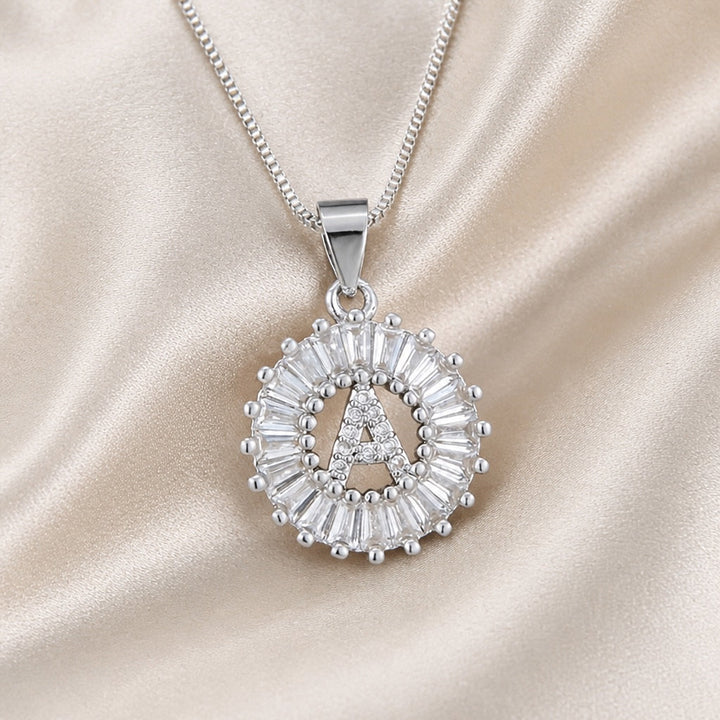 Colar de Zirconia com Letra Inicial em Ouro Branco