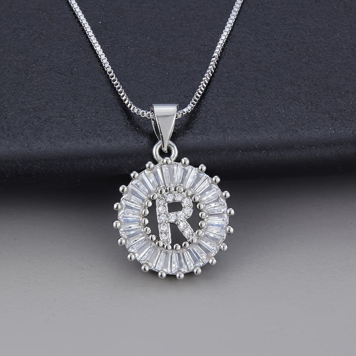 Colar de Zirconia com Letra Inicial em Ouro Branco