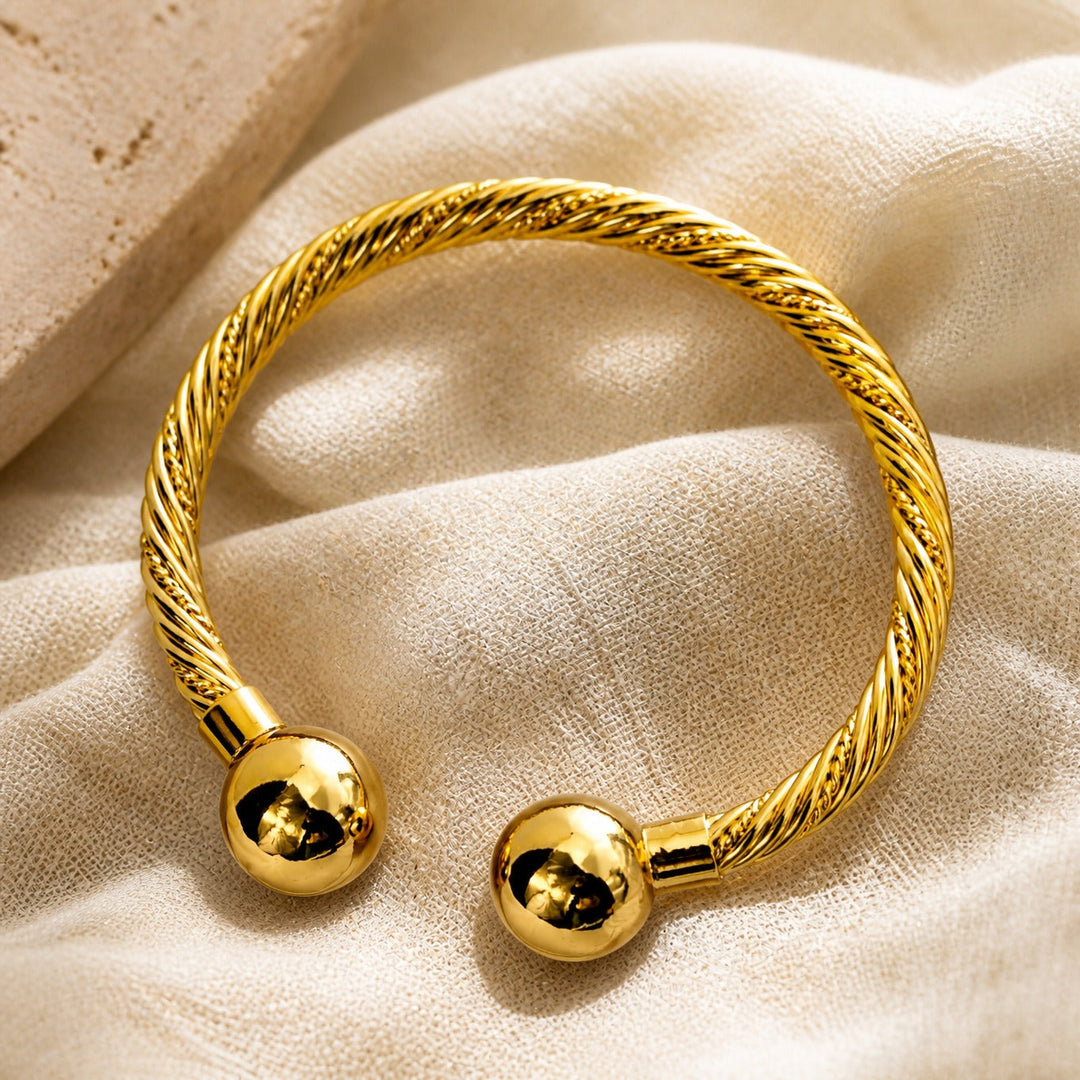 Pulseira Aberta em Ouro Esculpido