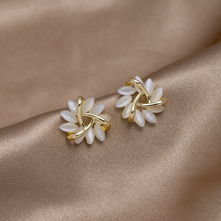 Brincos em Ouro com Flores de Opala