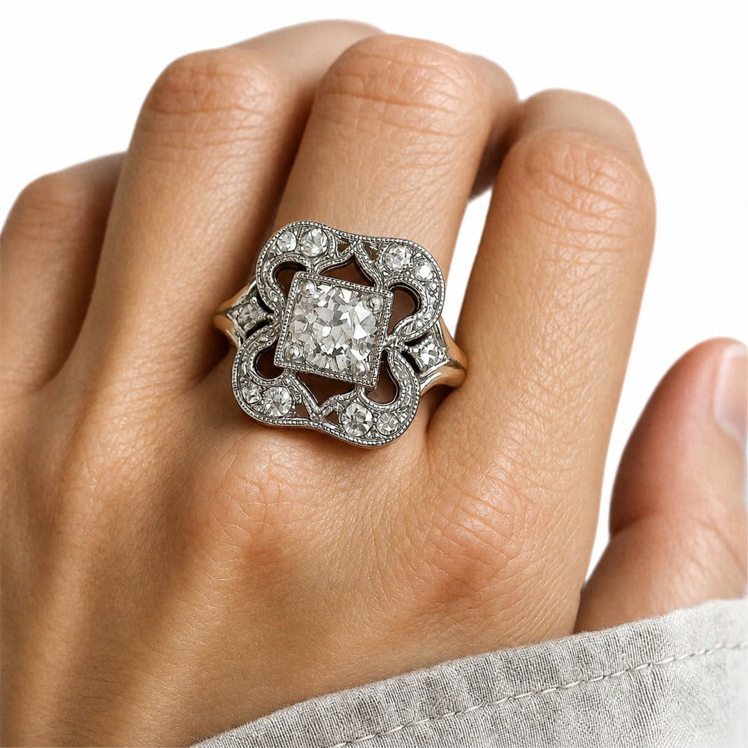 Anel Vintage em Ouro com Zircônia
