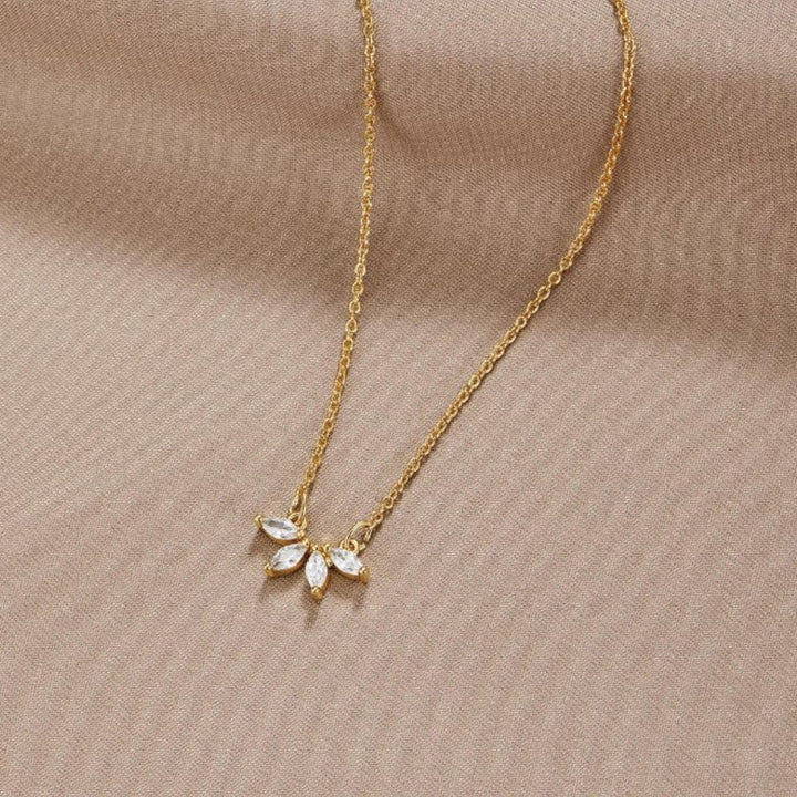 Colar de Folha de Cristal Espumante Omelia